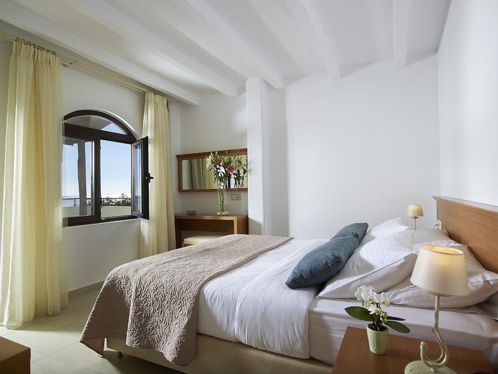 Coriva Hotel 4*